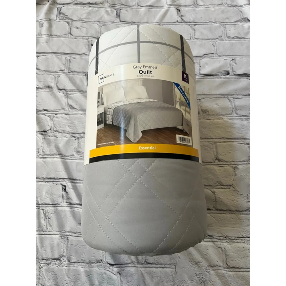 NEW Mainstays King Gray White Reversible Quilt Bedding